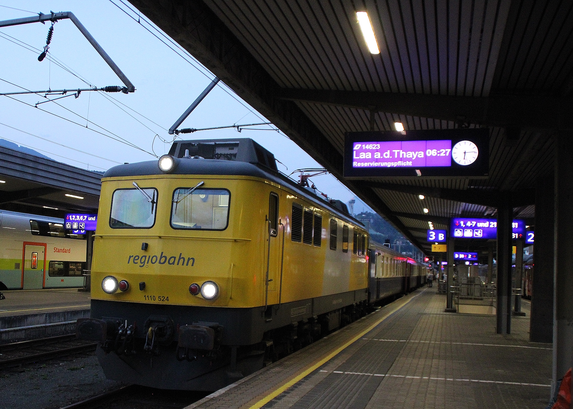 Der Nostalgiesonderzug in Innsbruck Hbhf.